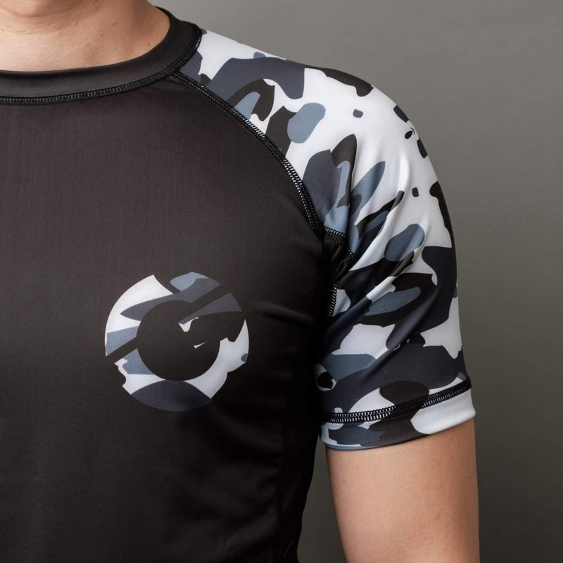 Gold BJJ Jiu Jitsu Rashguard - Camo Short Sleeve Rash Guard Compression Shirt for No-Gi, Gi, & MMA (Black Camo, M) - Image 2